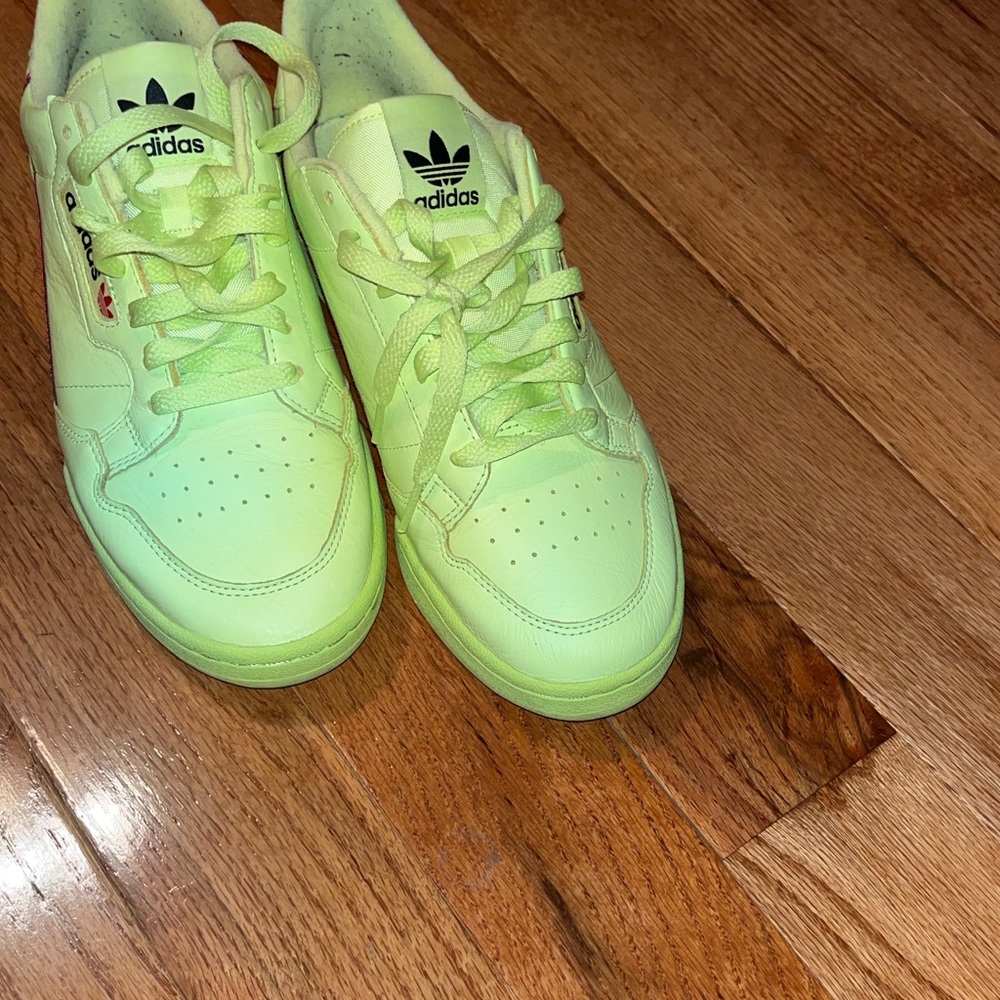 Adidas calabasas size 9.5 CLEAN